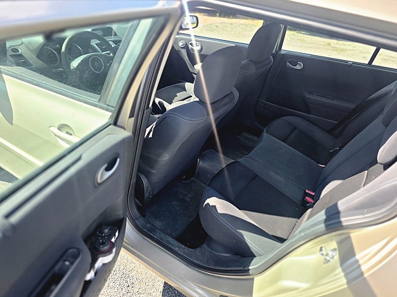 Renault Megane 9 of 9