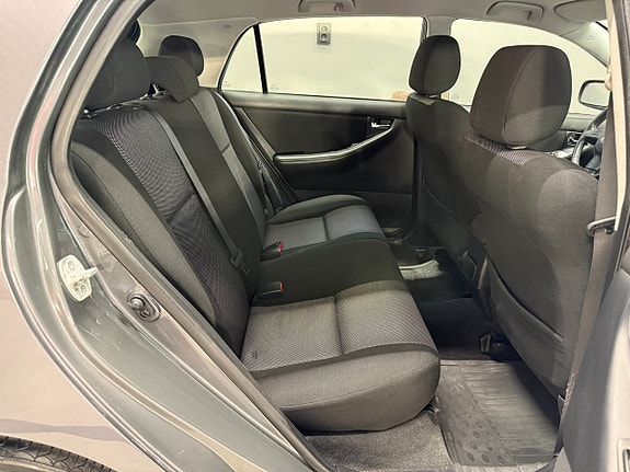 Toyota Corolla 12 of 18