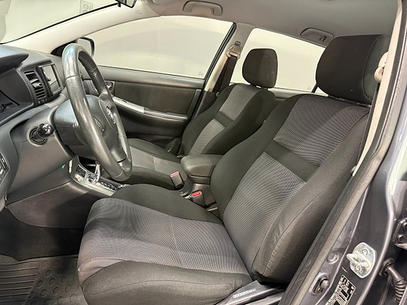 Toyota Corolla 9 of 18