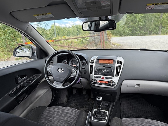 Kia Ceed 9 of 17