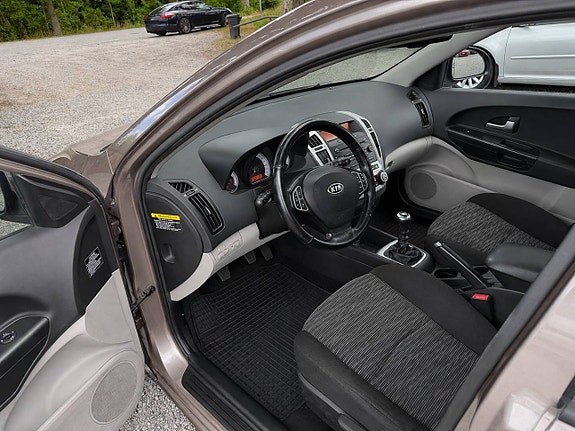 Kia Ceed 11 of 17