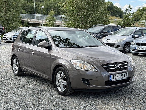 Kia Ceed 2 of 17