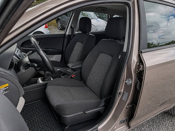 Kia Ceed 12 of 17