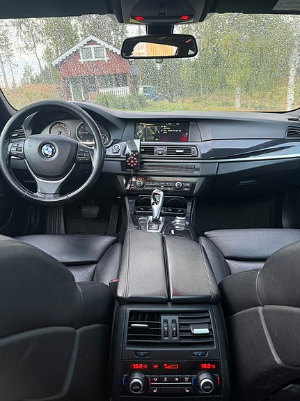 BMW 525d 2 of 3
