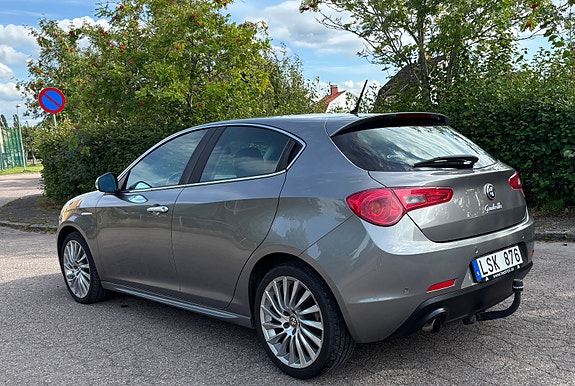 Alfa Romeo Giulietta 3 of 7