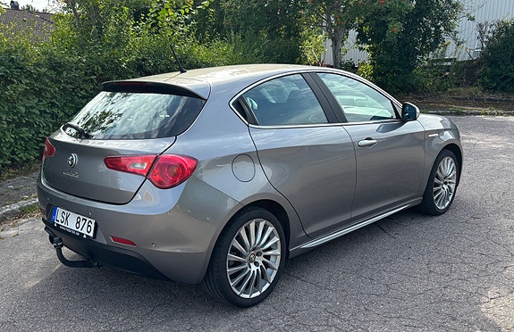 Alfa Romeo Giulietta 4 of 7