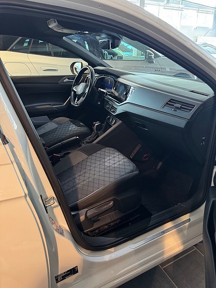 Volkswagen Taigo 6 of 9