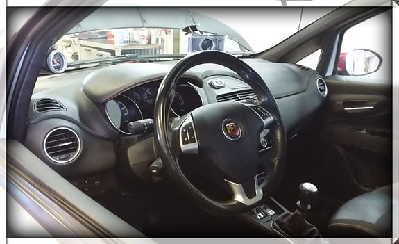 Abarth Punto Evo 4 of 6