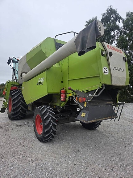 Claas Avero 240 med vikbord 4 of 7