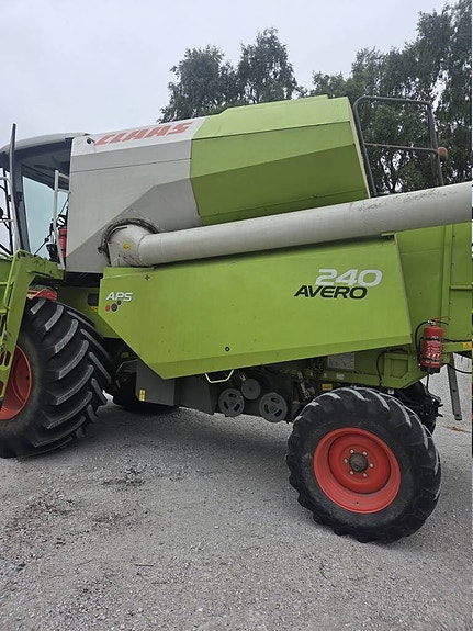 Claas Avero 240 med vikbord 6 of 7