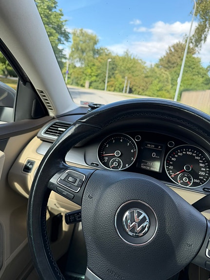 Volkswagen Passat 6 of 8