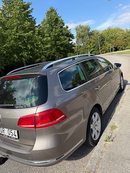 Volkswagen Passat 3 of 8