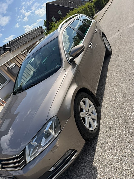 Volkswagen Passat 4 of 8