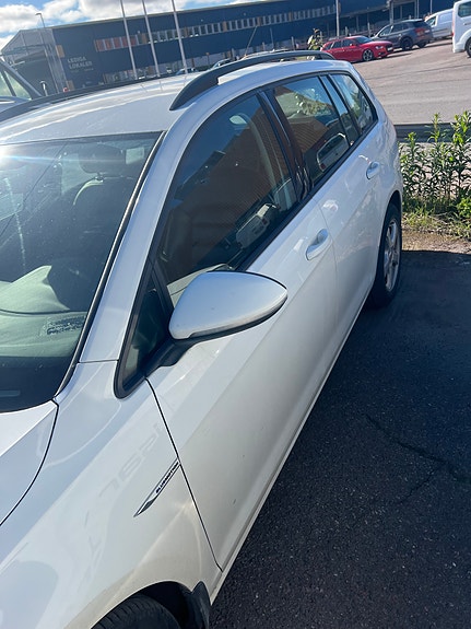Volkswagen Golf VII 8 of 9