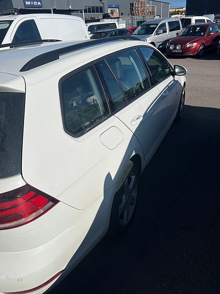Volkswagen Golf VII 5 of 9