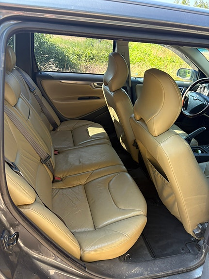 Volvo V70 5 of 6