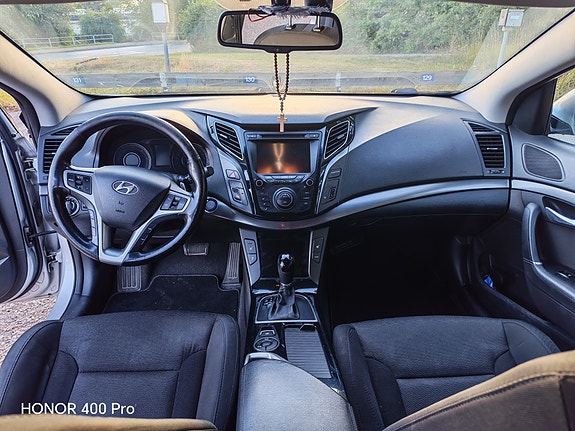 Hyundai i40 2 of 10