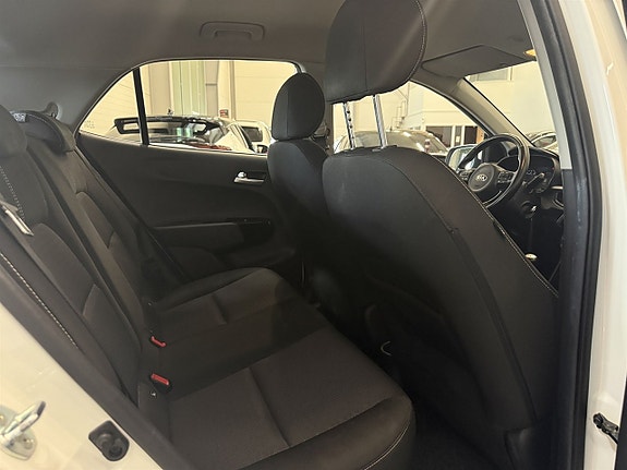 Kia Picanto 10 of 22