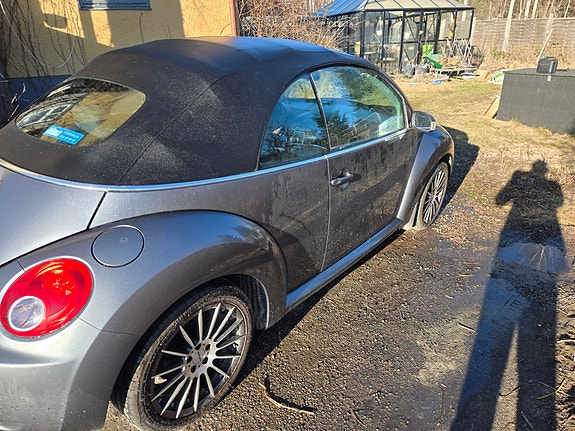 Volkswagen New Beetle 8 of 9