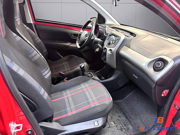 Peugeot 108 9 of 12