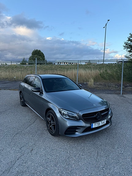 Mercedes-Benz C300 4 of 7