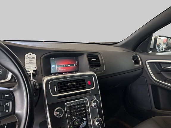 Volvo V60 13 of 21