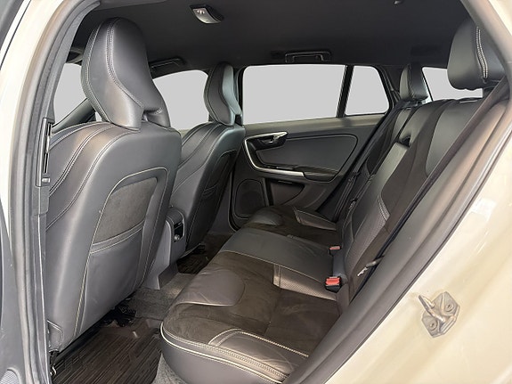 Volvo V60 9 of 21