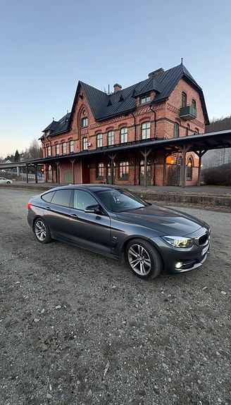 BMW 320d 3 of 9