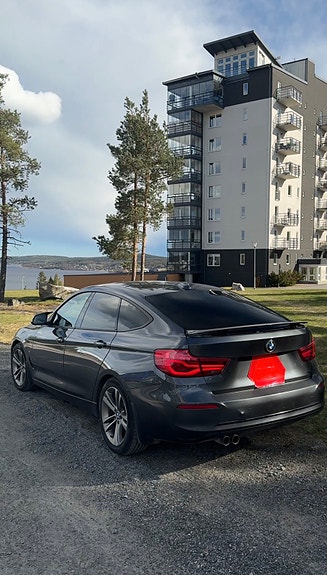 BMW 320d 2 of 9