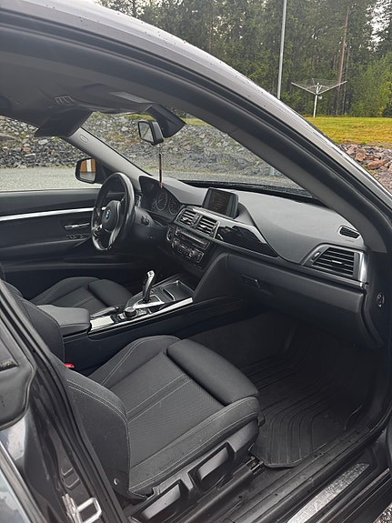 BMW 320d 5 of 9