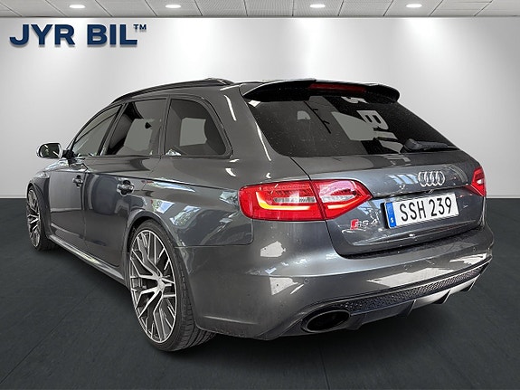 Audi RS4 5 of 23