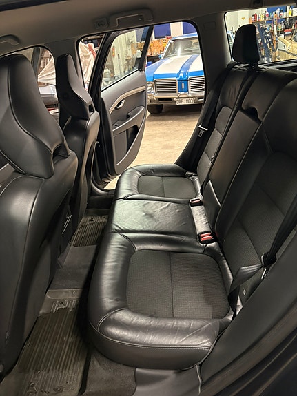 Volvo V70 10 of 11