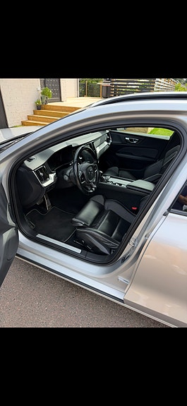 Volvo V60 4 of 5