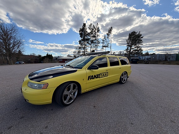 Volvo V70 2 of 23