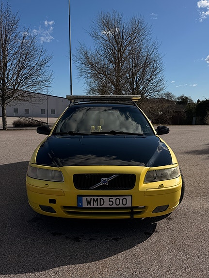 Volvo V70 4 of 23