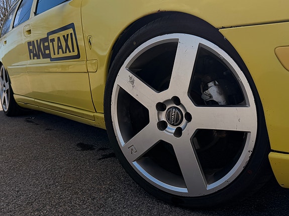 Volvo V70 9 of 23