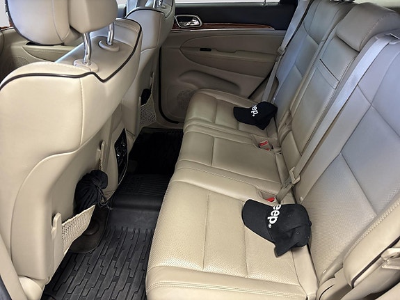 Jeep Grand Cherokee 9 of 17
