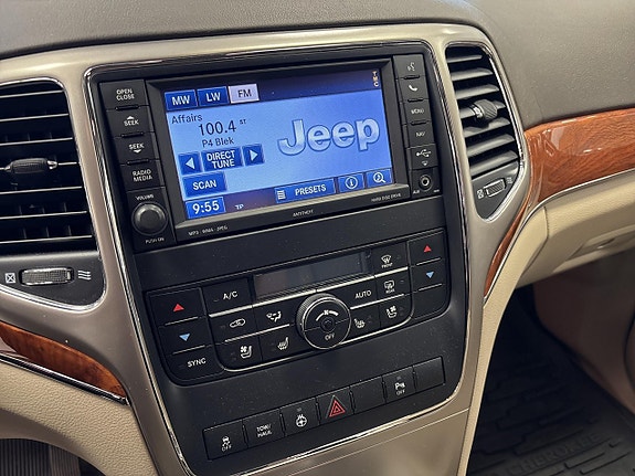 Jeep Grand Cherokee 13 of 17