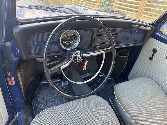Volkswagen 1500 3 of 6
