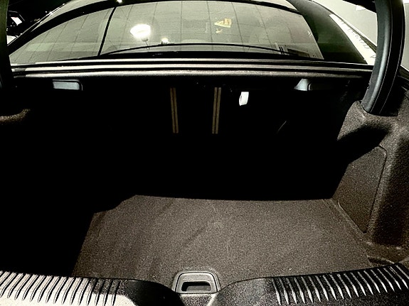 Mercedes-Benz CLS300 d 9 of 12