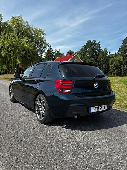 BMW 118d 3 of 5