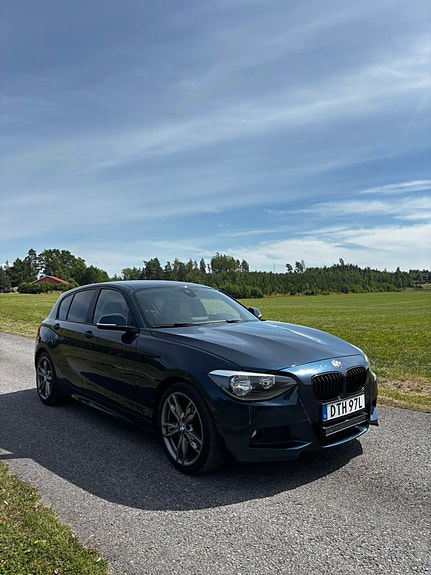BMW 118d 2 of 5