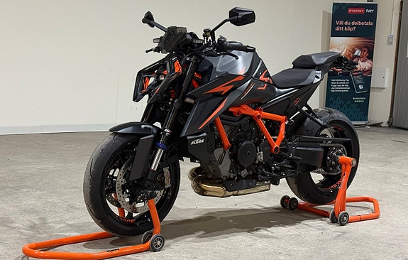 KTM Superduke 1390R Evo låga mil 0kr insats 9 of 16