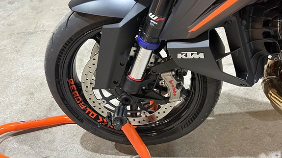 KTM Superduke 1390R Evo låga mil 0kr insats 15 of 16