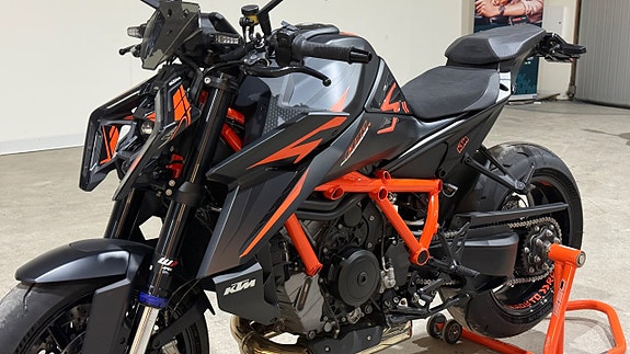 KTM Superduke 1390R Evo låga mil 0kr insats 10 of 16