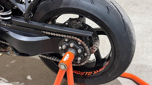 KTM Superduke 1390R Evo låga mil 0kr insats 14 of 16