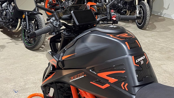 KTM Superduke 1390R Evo låga mil 0kr insats 12 of 16