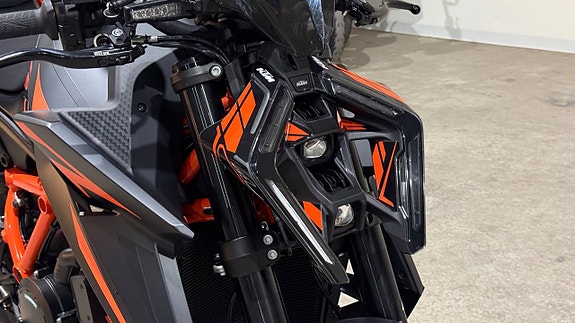 KTM Superduke 1390R Evo låga mil 0kr insats 6 of 16
