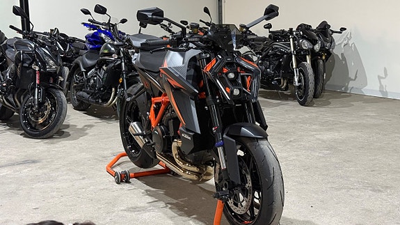 KTM Superduke 1390R Evo låga mil 0kr insats 3 of 16