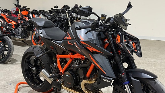 KTM Superduke 1390R Evo låga mil 0kr insats 4 of 16
